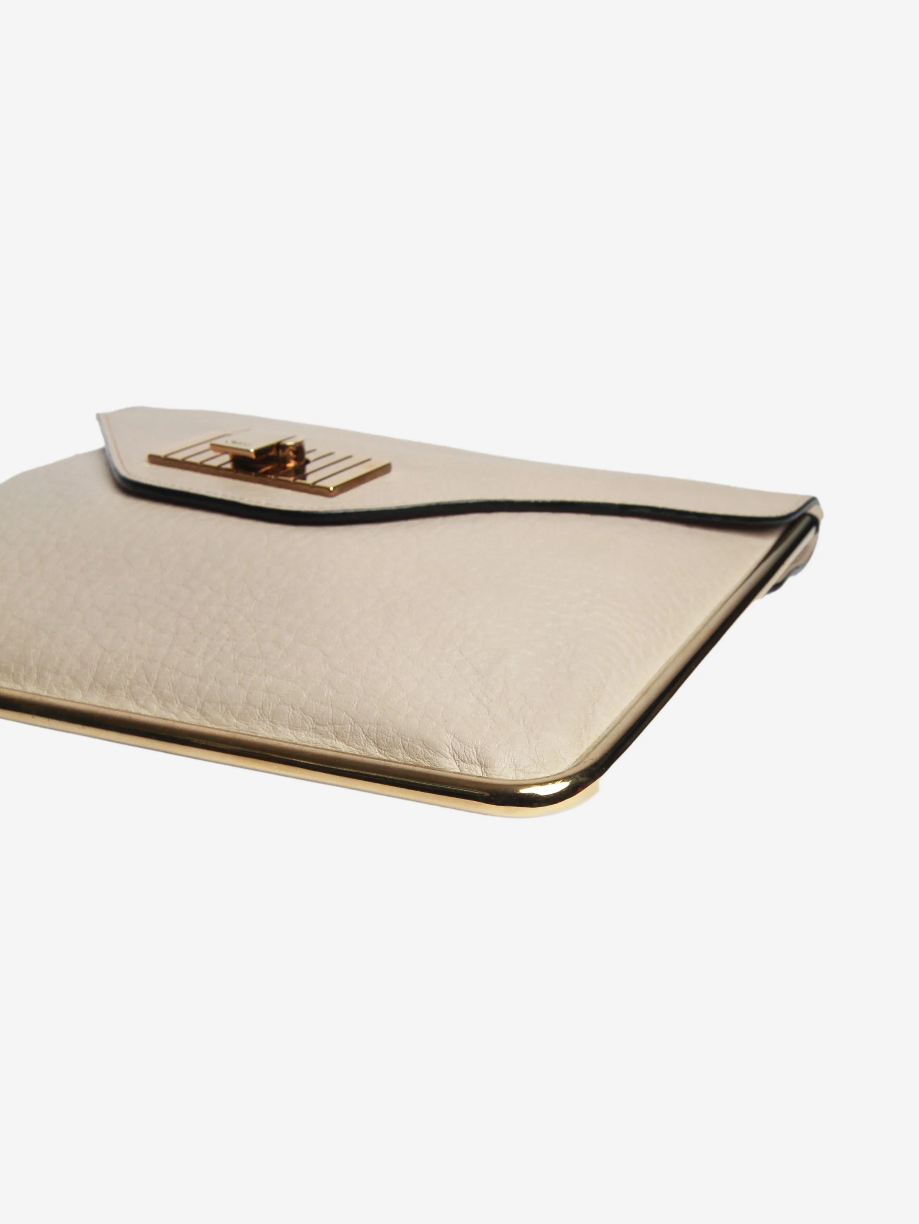 Neutral envelope clutch