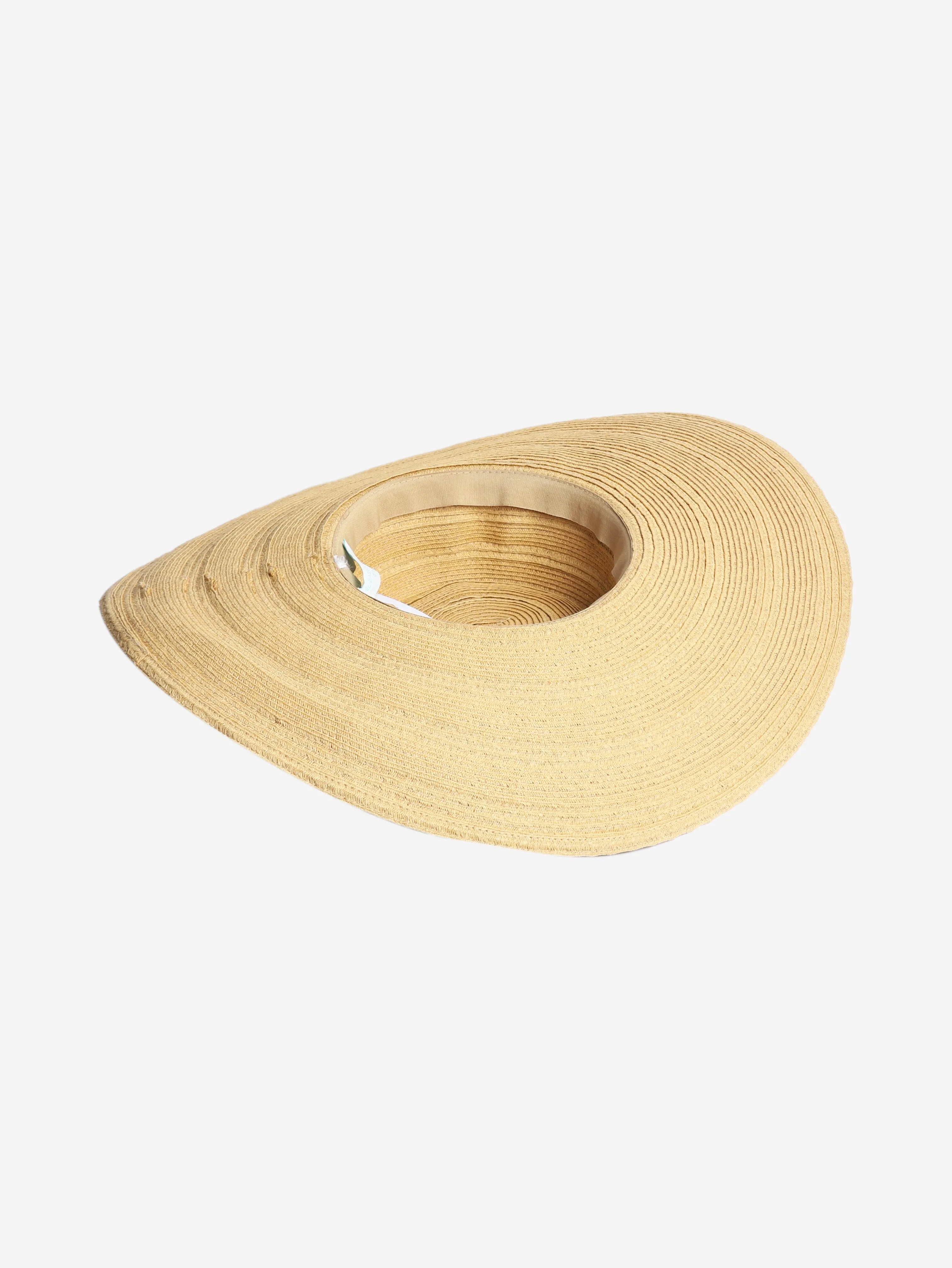 Neutral straw hat